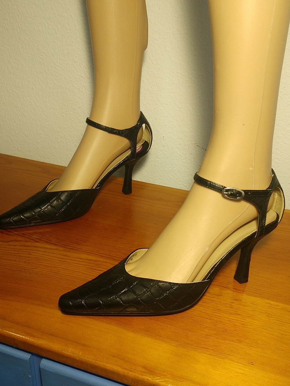 Pointed Toe Ankle-Strap Heels in Black